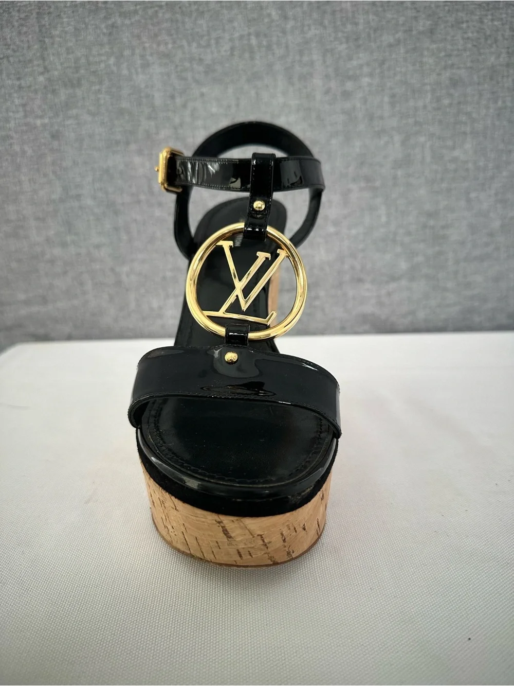Louis Vuitton Vedette Patent Leather Cork Wedge Sandals Black Gold T-Strap EU 39